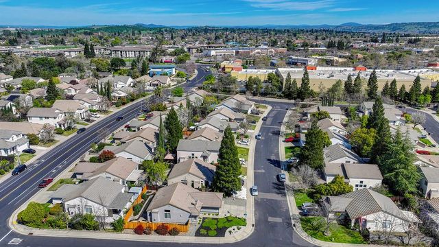 115 McNamee Dr, Folsom, CA 95630