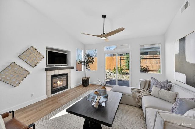 115 McNamee Dr, Folsom, CA 95630