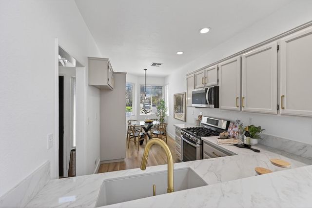 115 McNamee Dr, Folsom, CA 95630