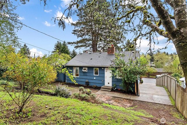9911 31St Avenue SW, Seattle, WA 98126
