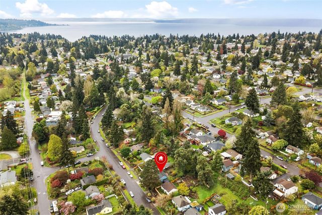 9911 31St Avenue SW, Seattle, WA 98126
