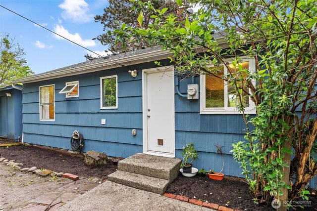 9911 31St Avenue SW, Seattle, WA 98126