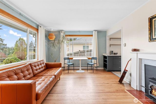 9911 31St Avenue SW, Seattle, WA 98126