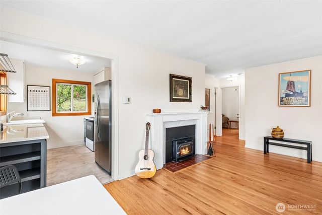 9911 31St Avenue SW, Seattle, WA 98126