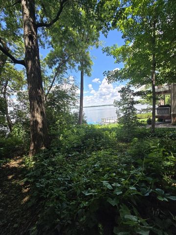 3101 Shadyside Drive, Stoughton, WI 53589