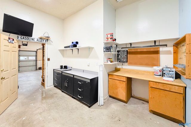 1209 Regency Blvd, Decatur, AL 35601