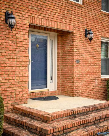 1209 Regency Blvd, Decatur, AL 35601