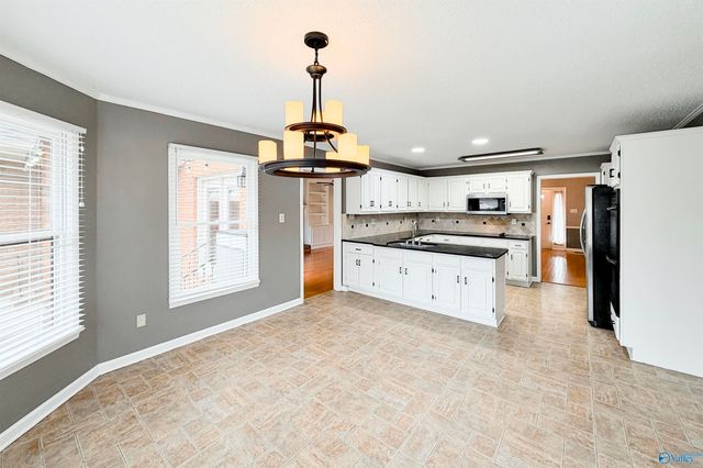 1209 Regency Blvd, Decatur, AL 35601