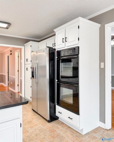 1209 Regency Blvd, Decatur, AL 35601