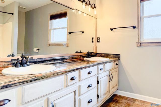 1209 Regency Blvd, Decatur, AL 35601