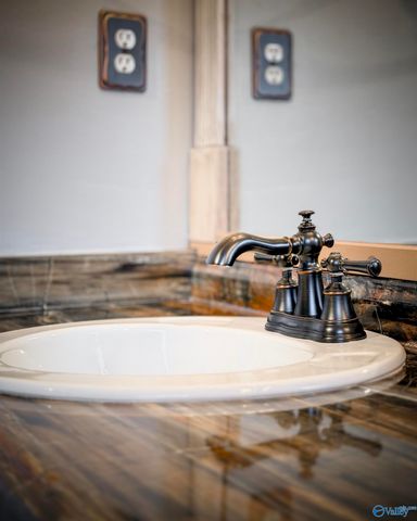 1209 Regency Blvd, Decatur, AL 35601