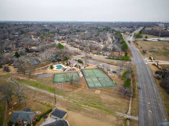 1209 Regency Blvd, Decatur, AL 35601