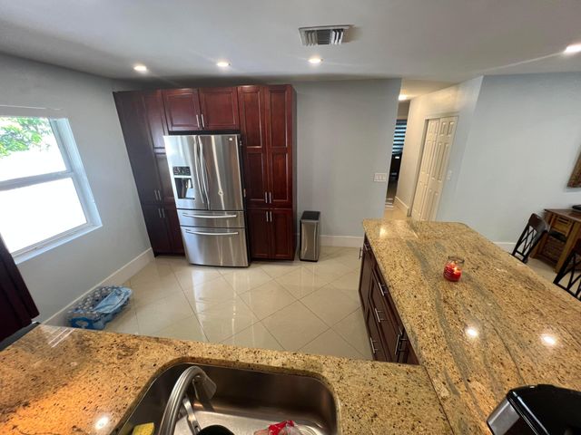 115 SW 34th Avenue, Deerfield Beach, FL 33442
