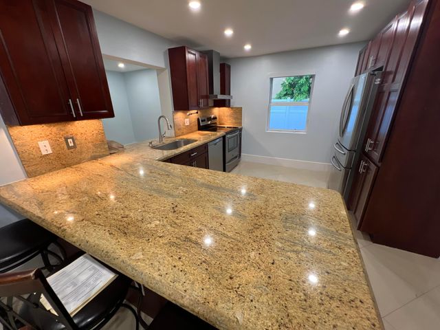 115 SW 34th Avenue, Deerfield Beach, FL 33442