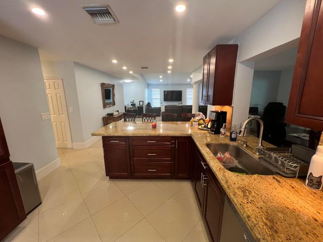 115 SW 34th Avenue, Deerfield Beach, FL 33442