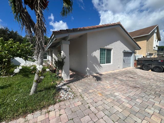 115 SW 34th Avenue, Deerfield Beach, FL 33442