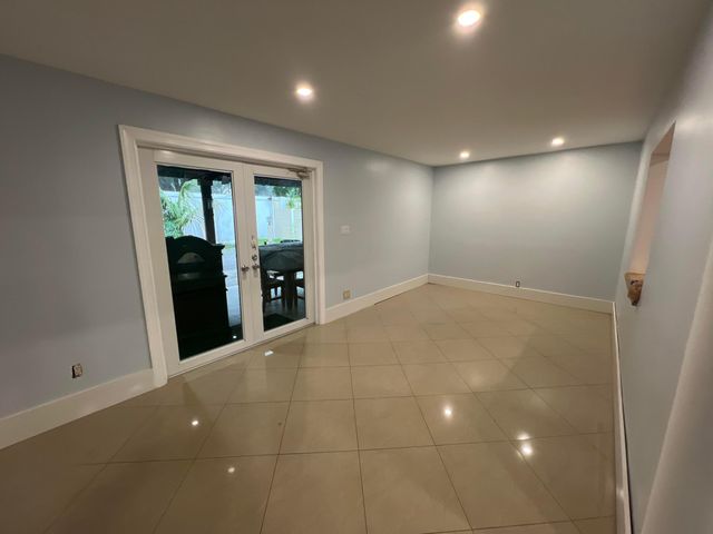 115 SW 34th Avenue, Deerfield Beach, FL 33442