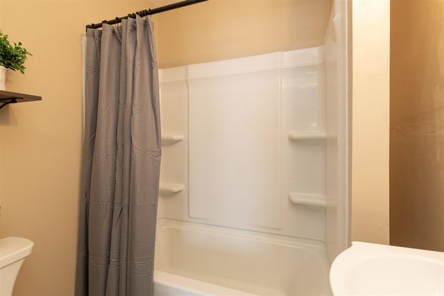 2132 Amherst Avenue, Kalamazoo, MI 49008