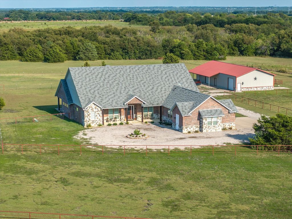 8636 Morgan Road, Blue Ridge, TX 75424