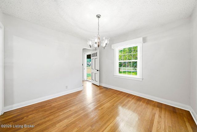 4003 Carol Rd, Louisville, KY 40218