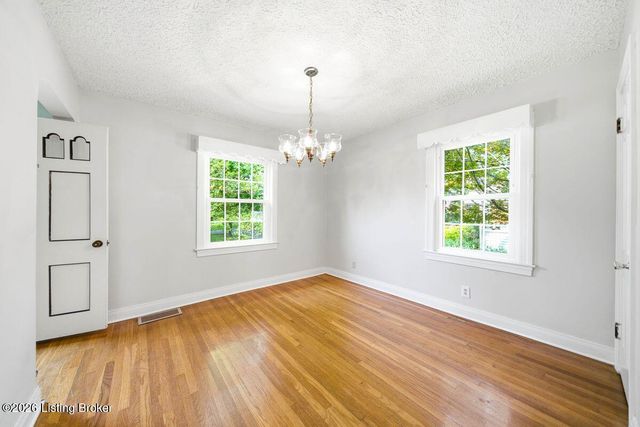 4003 Carol Rd, Louisville, KY 40218