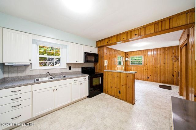 4003 Carol Rd, Louisville, KY 40218