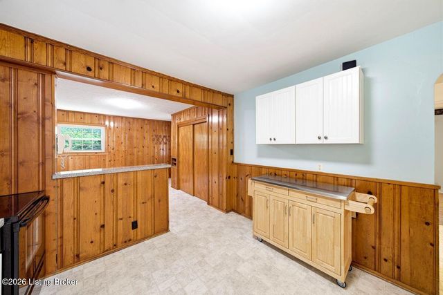 4003 Carol Rd, Louisville, KY 40218
