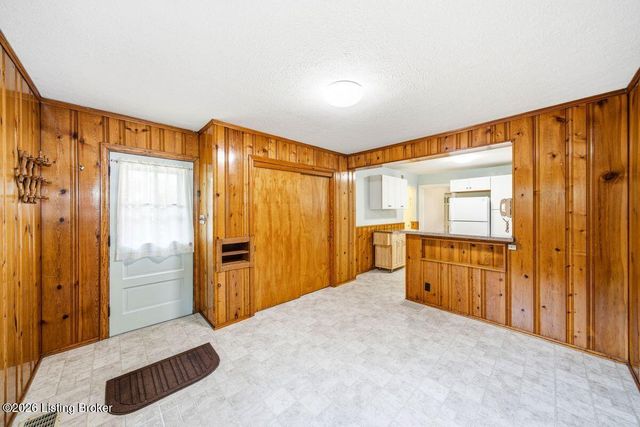 4003 Carol Rd, Louisville, KY 40218