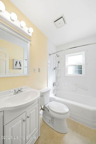 4003 Carol Rd, Louisville, KY 40218