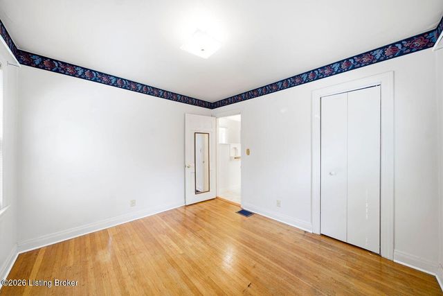 4003 Carol Rd, Louisville, KY 40218