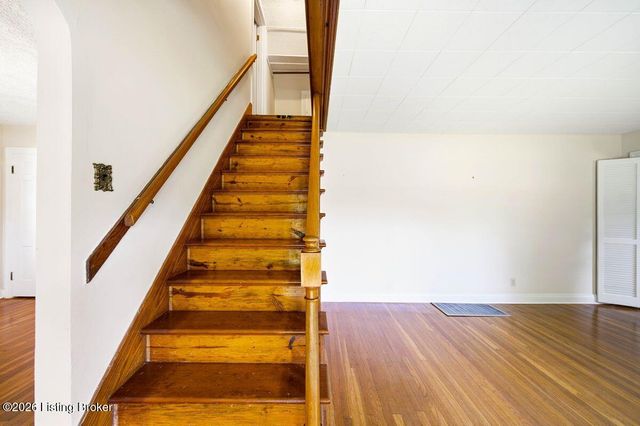 4003 Carol Rd, Louisville, KY 40218