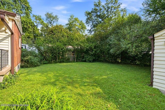 4003 Carol Rd, Louisville, KY 40218