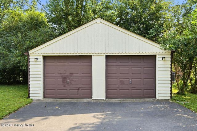4003 Carol Rd, Louisville, KY 40218