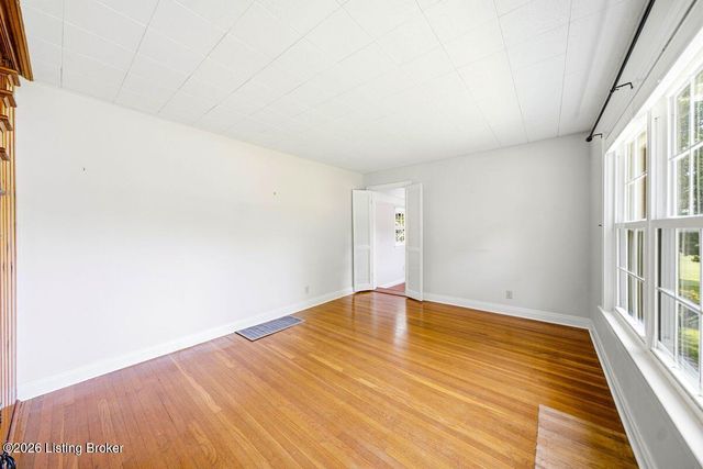 4003 Carol Rd, Louisville, KY 40218