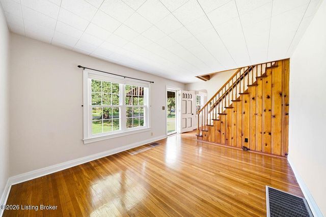 4003 Carol Rd, Louisville, KY 40218