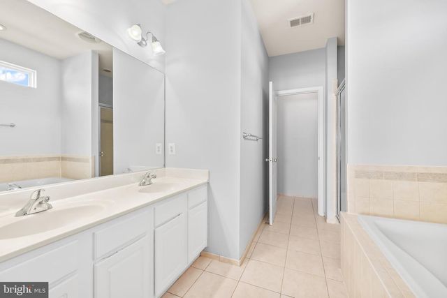 16454 KENNEWEG CT, Woodbridge, VA 22191