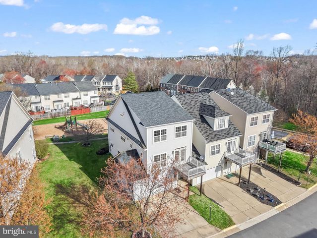 16454 KENNEWEG CT, Woodbridge, VA 22191