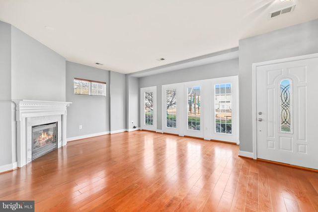 16454 KENNEWEG CT, Woodbridge, VA 22191