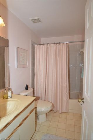 10682 GULFSHORE DR 304 C, Naples, FL 34108