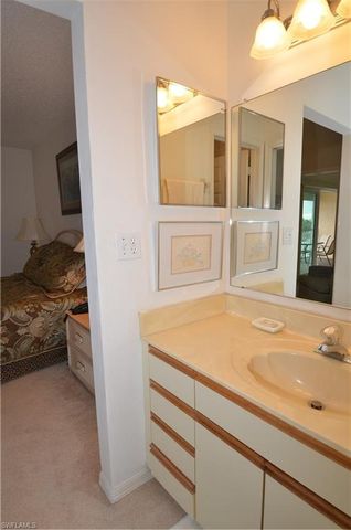 10682 GULFSHORE DR 304 C, Naples, FL 34108