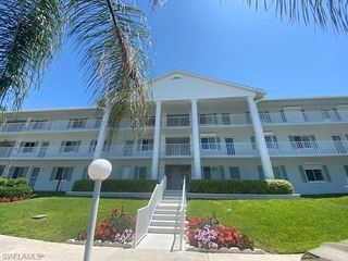 10682 GULFSHORE DR 304 C, Naples, FL 34108