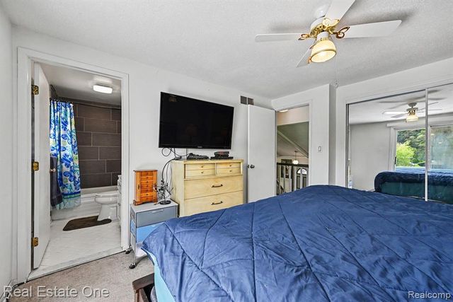 899 Rachelle Street, White Lake, MI 48386