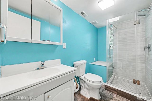 899 Rachelle Street, White Lake, MI 48386
