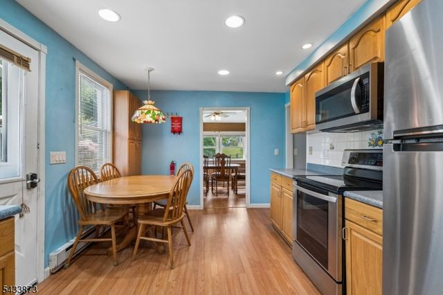 15 Elm St, Mount Olive Twp., NJ 07828
