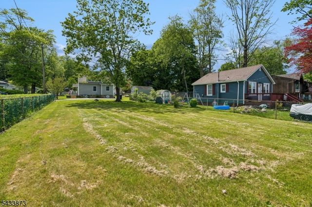 15 Elm St, Mount Olive Twp., NJ 07828