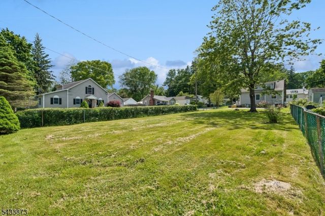 15 Elm St, Mount Olive Twp., NJ 07828