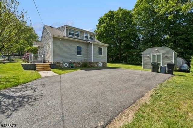 15 Elm St, Mount Olive Twp., NJ 07828