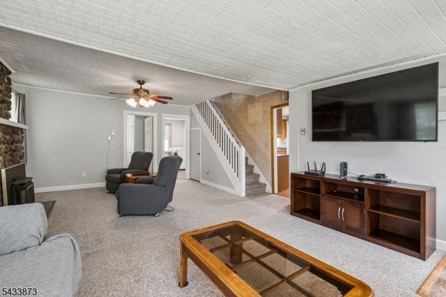 15 Elm St, Mount Olive Twp., NJ 07828