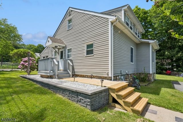 15 Elm St, Mount Olive Twp., NJ 07828