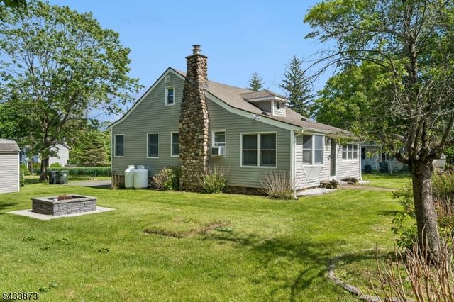 15 Elm St, Mount Olive Twp., NJ 07828